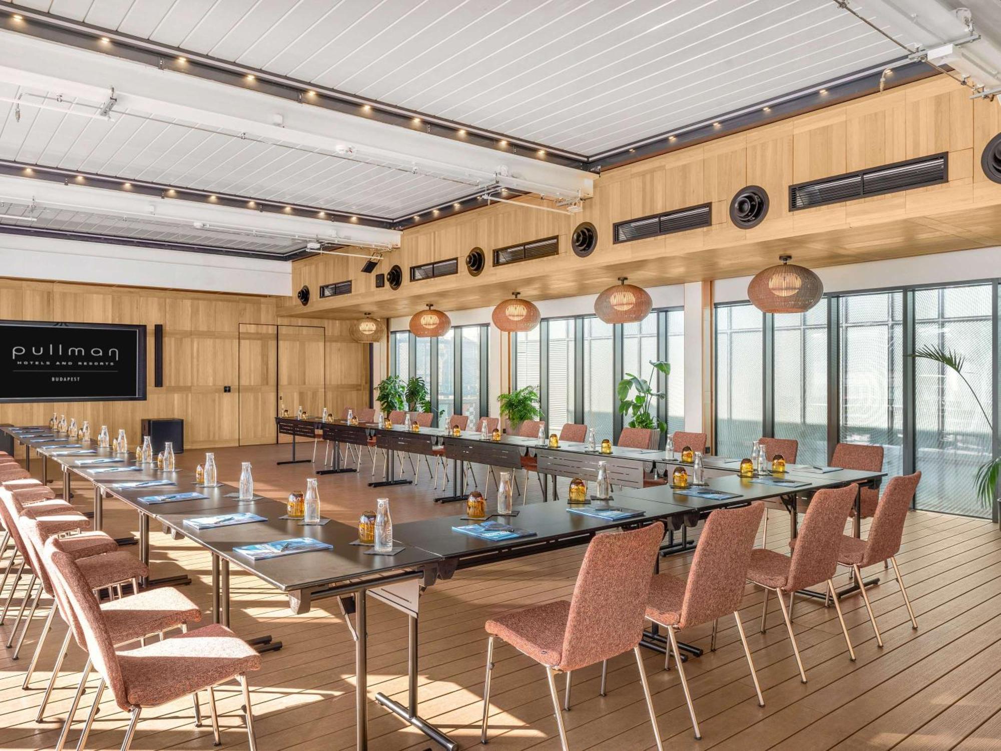 Pullman Hotel 5*